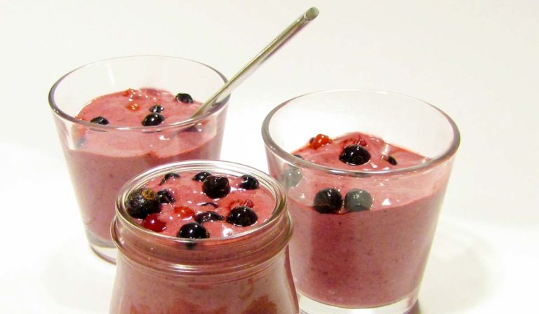 veganski-jogurt-gozdni-sadezi