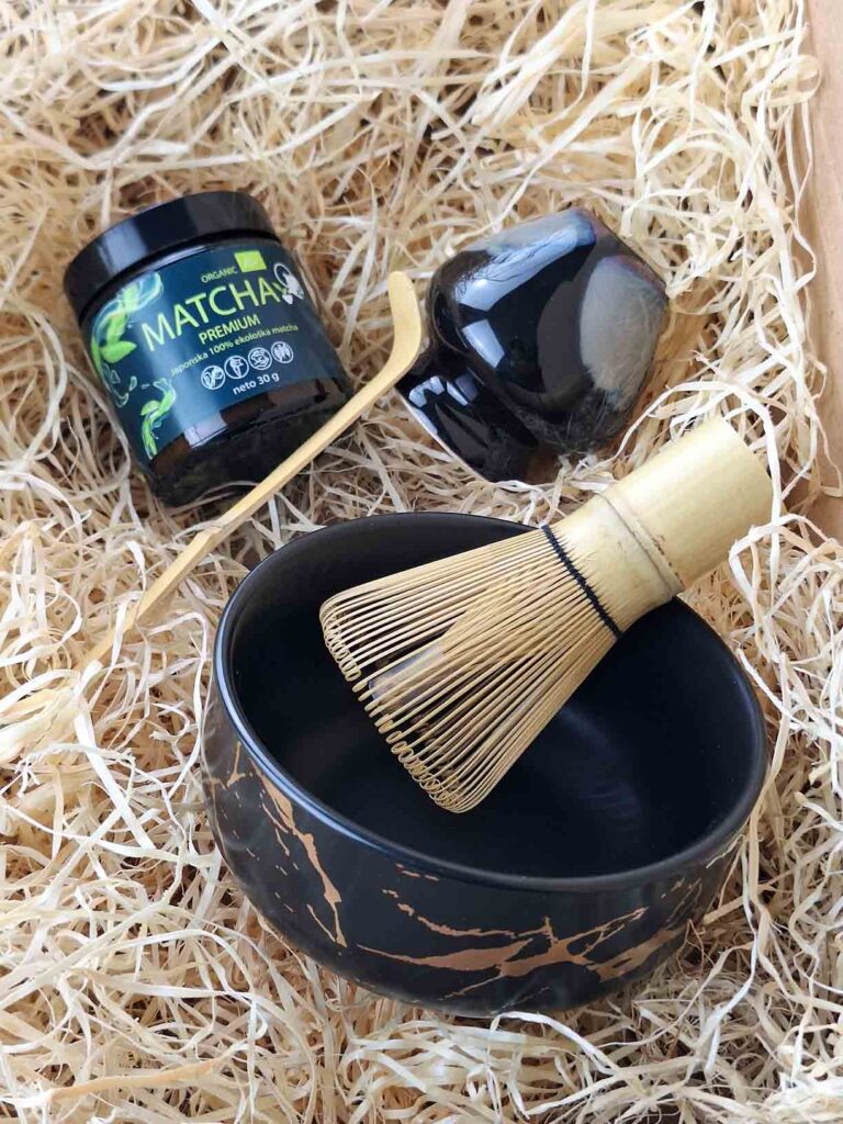 Darilni paket Matcha - črna z zlatim vzorcem